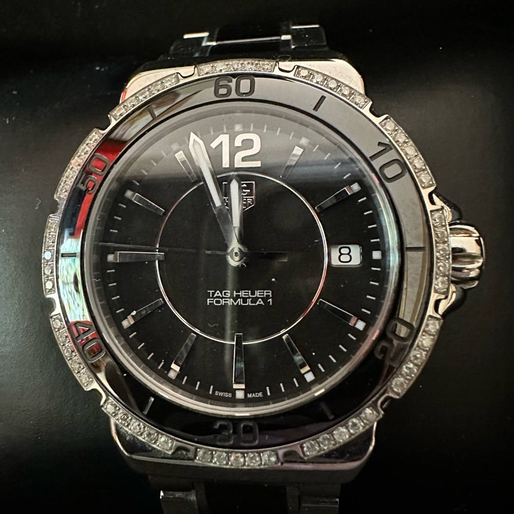 Tag HEUER Formula 1 Diamond/Ceramic Bezel Stainless Steel/Ceramic Band. - Picture 3 of 7